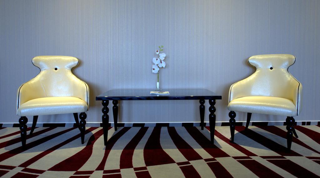 Premier Palace Spa Hotel Бухарест Екстер'єр фото A carpet in a hotel