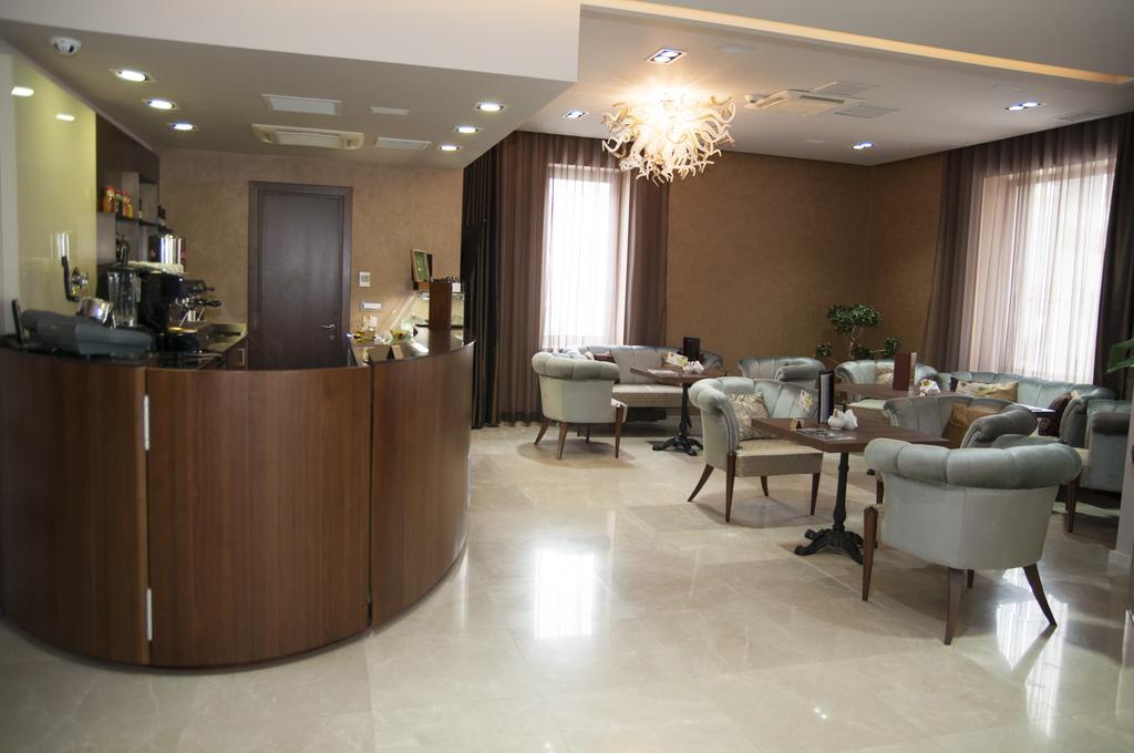 Premier Palace Spa Hotel Бухарест Екстер'єр фото The lobby of the hotel