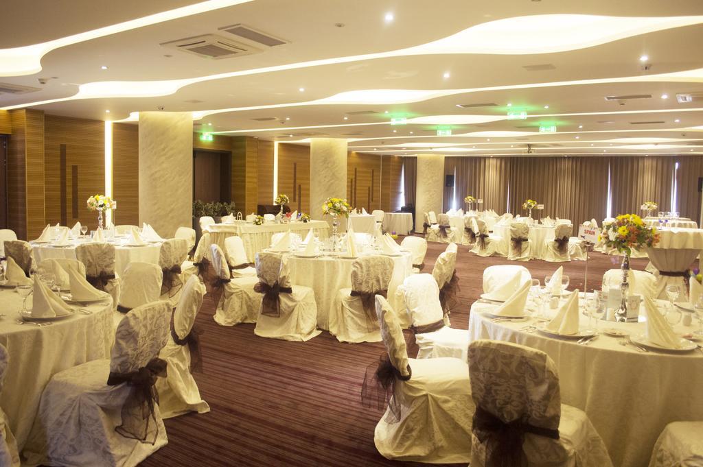 Premier Palace Spa Hotel Бухарест Екстер'єр фото The ballroom of the hotel
