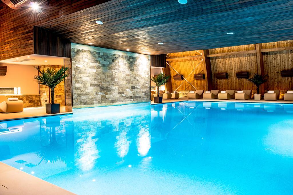 Premier Palace Spa Hotel Бухарест Екстер'єр фото The swimming pool at the hotel