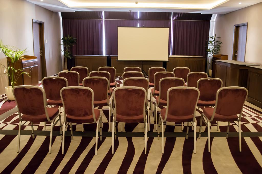 Premier Palace Spa Hotel Бухарест Екстер'єр фото A typical meeting room